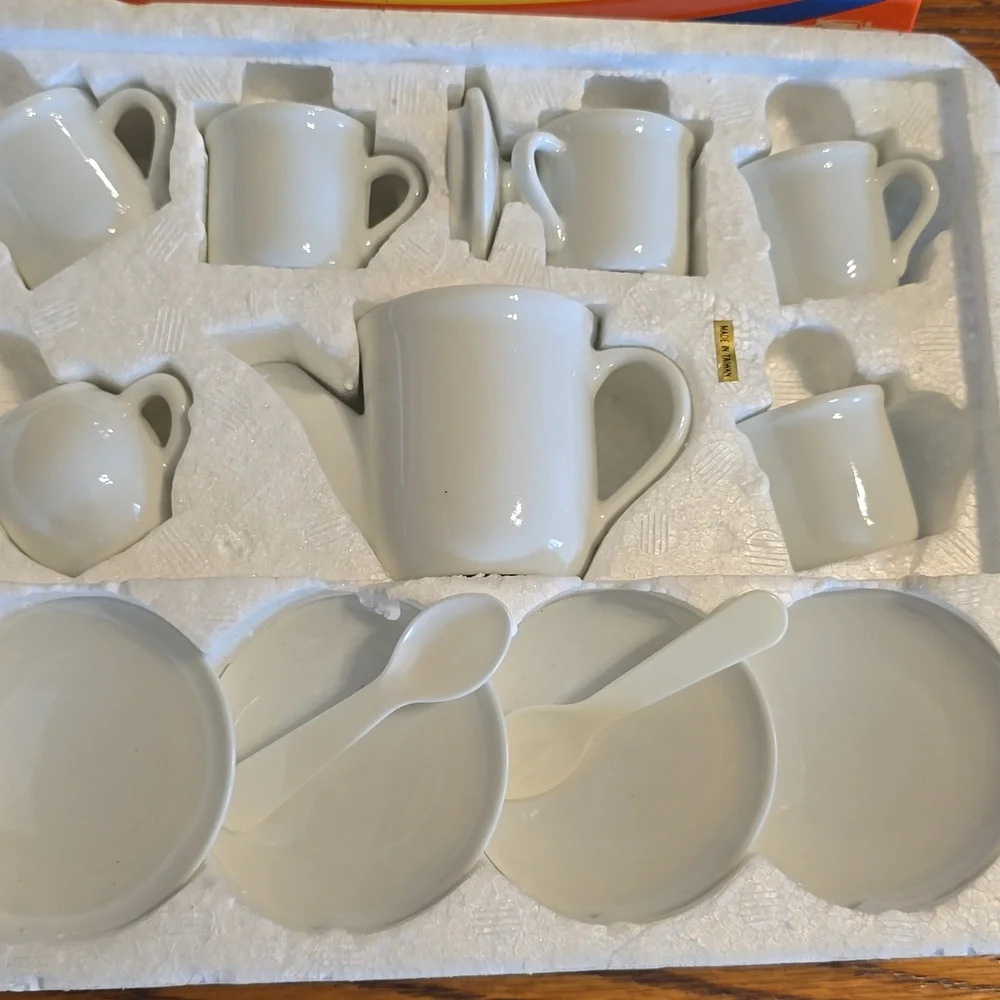 Ina Toy Tea Set - White - Picture 2 of 11